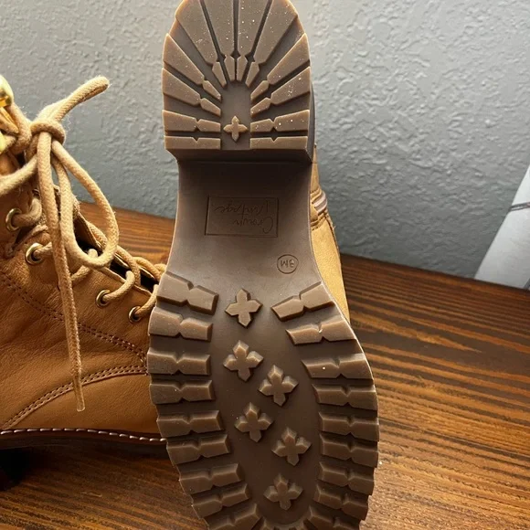 Crown Vintage Tan Lace-Up Boots - Picture 3 of 3